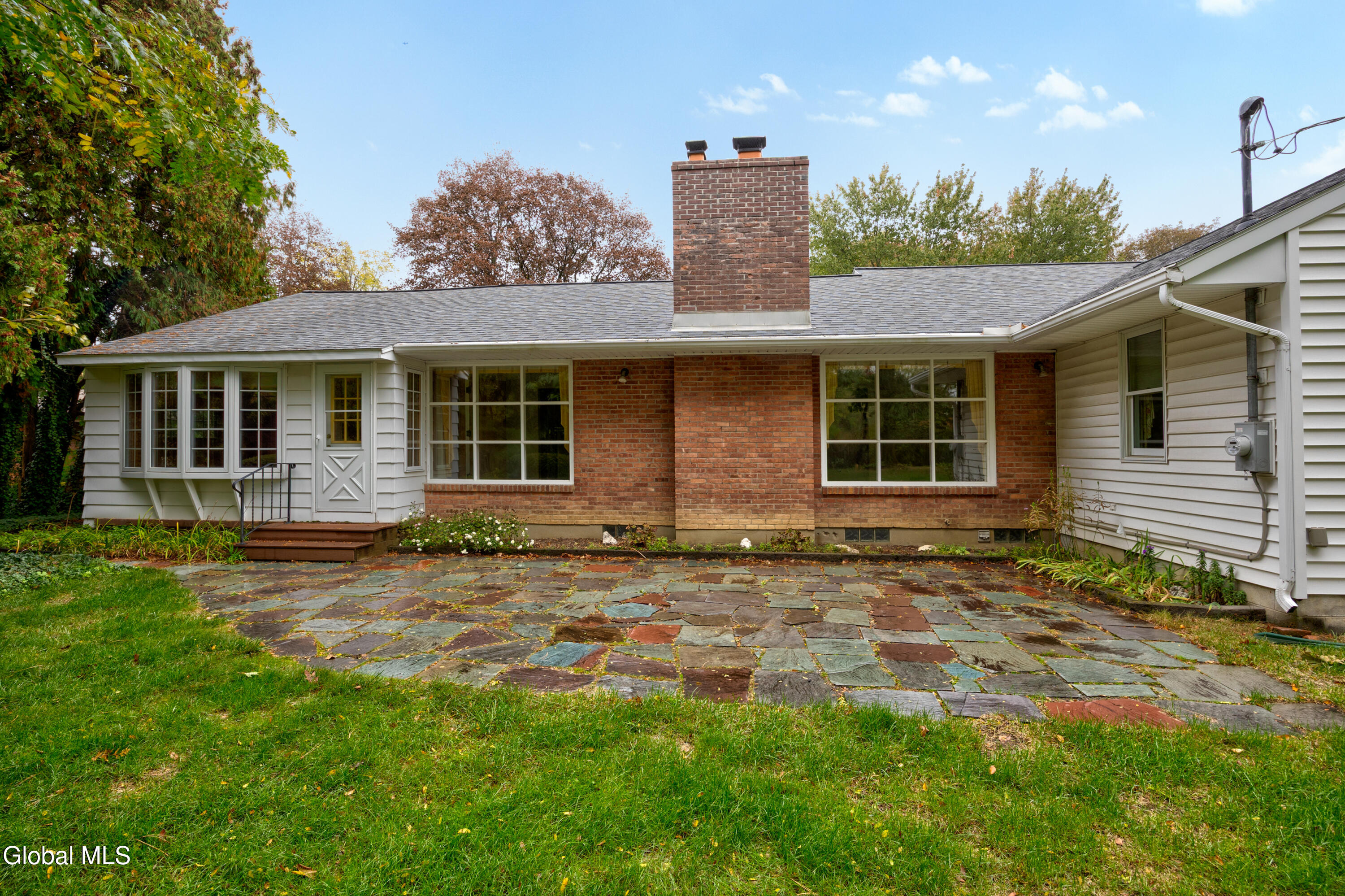 2472 Hilltop Road Niskayuna, NY 12309 - Photo 5 of 42 1 (8)