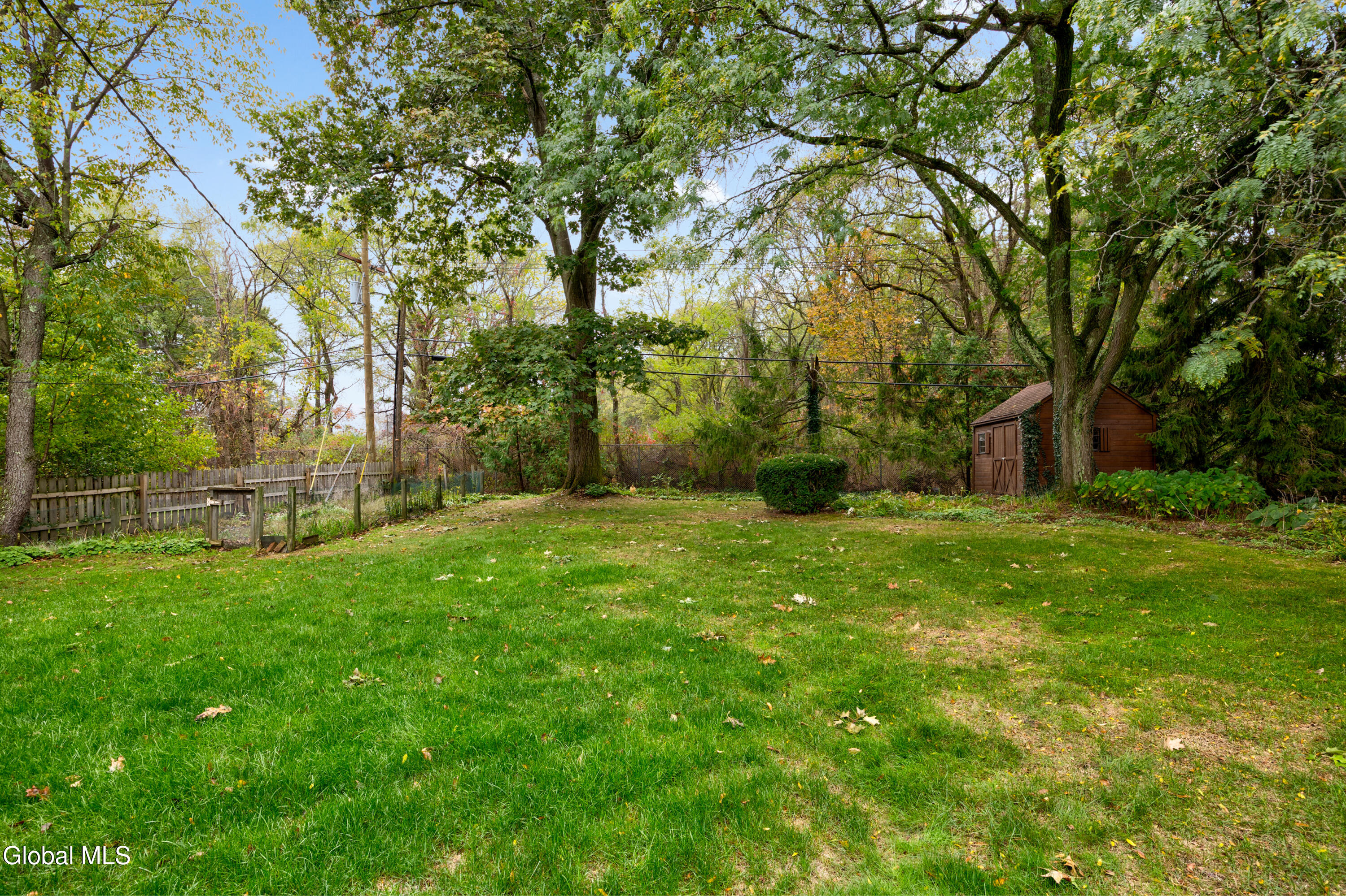 2472 Hilltop Road Niskayuna, NY 12309 - Photo 7 of 42 1 (6)