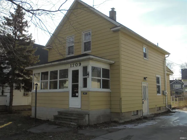 $1,200 | 1709 Tecumseh Street, Fort Wayne, IN 46805