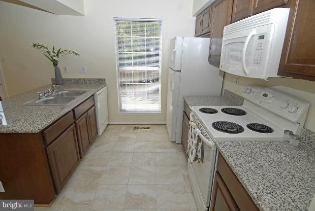 15102 Callohan Court Silver Spring, MD 20906 - Photo 5 of 29 Kitchen