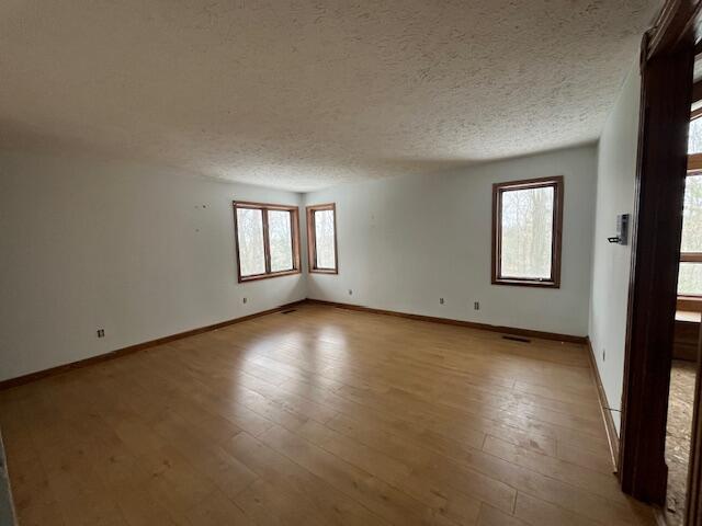 4660 Paper Birch Lane Traverse City, MI 49686 - Photo 14 of 33 IMG_0331