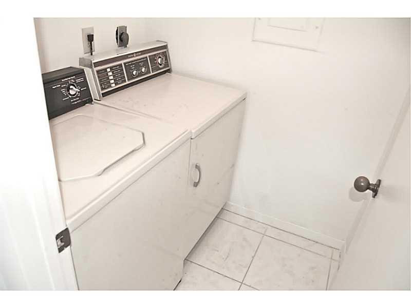 501 North Riverside Drive, Unit 601 Pompano Beach, FL 33062 - Photo 12 of 19 Laundry Room