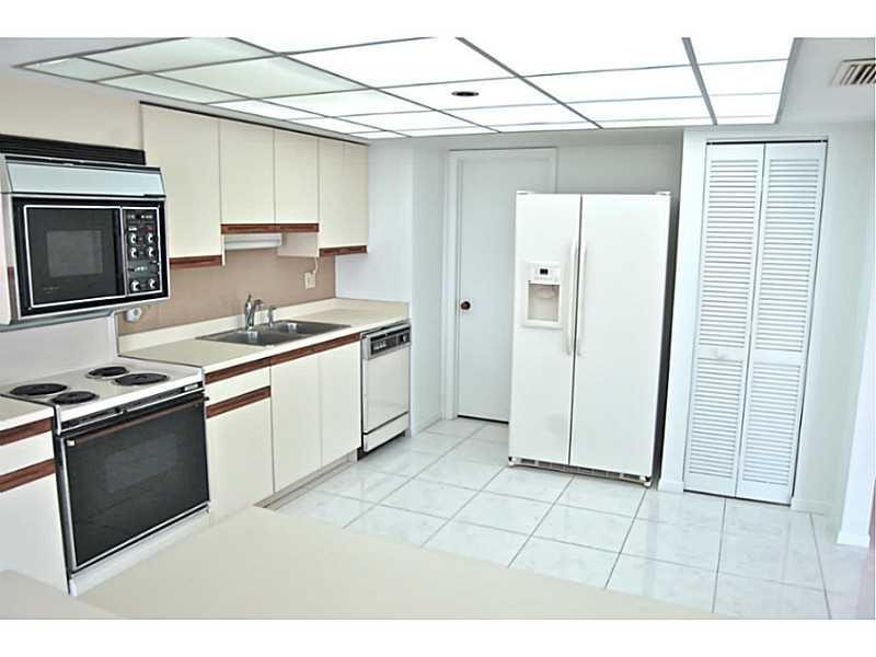 501 North Riverside Drive, Unit 601 Pompano Beach, FL 33062 - Photo 5 of 19 Kitchen