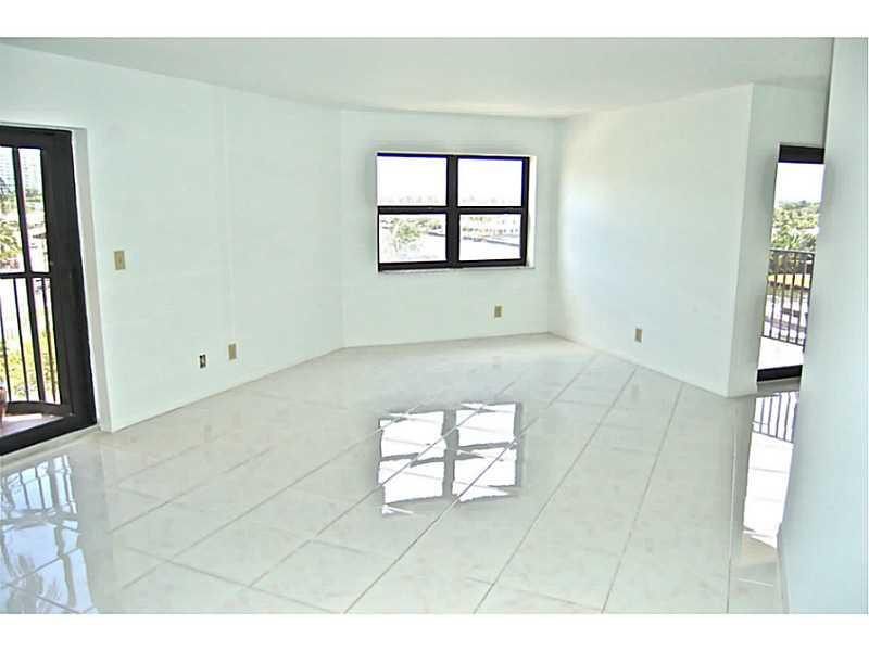 501 North Riverside Drive, Unit 601 Pompano Beach, FL 33062 - Photo 7 of 19 Dining Room
