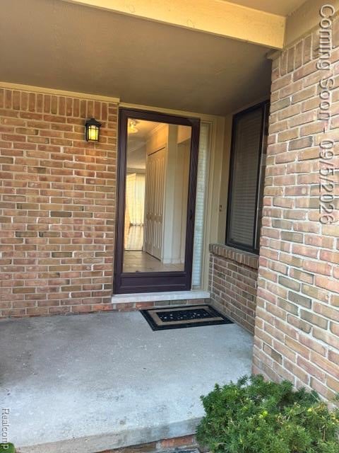 572 Tennyson Rochester Hills, MI 48307 - Photo 2 of 24 Gallery Image 2