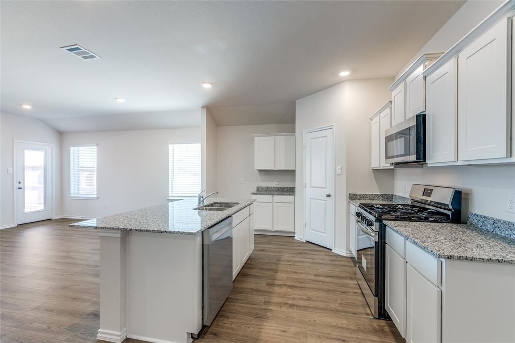 1640 Basalt Lane Celina, TX 75009 - Photo 8 of 25