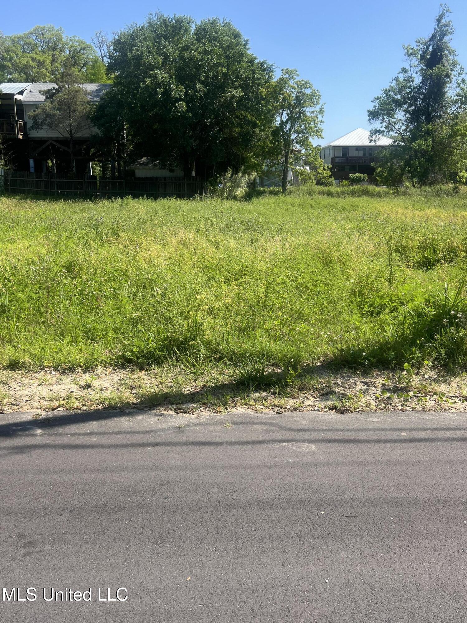 375 Pearl Street Biloxi, MS 39530 - Photo 1 of 3 IMG_4875