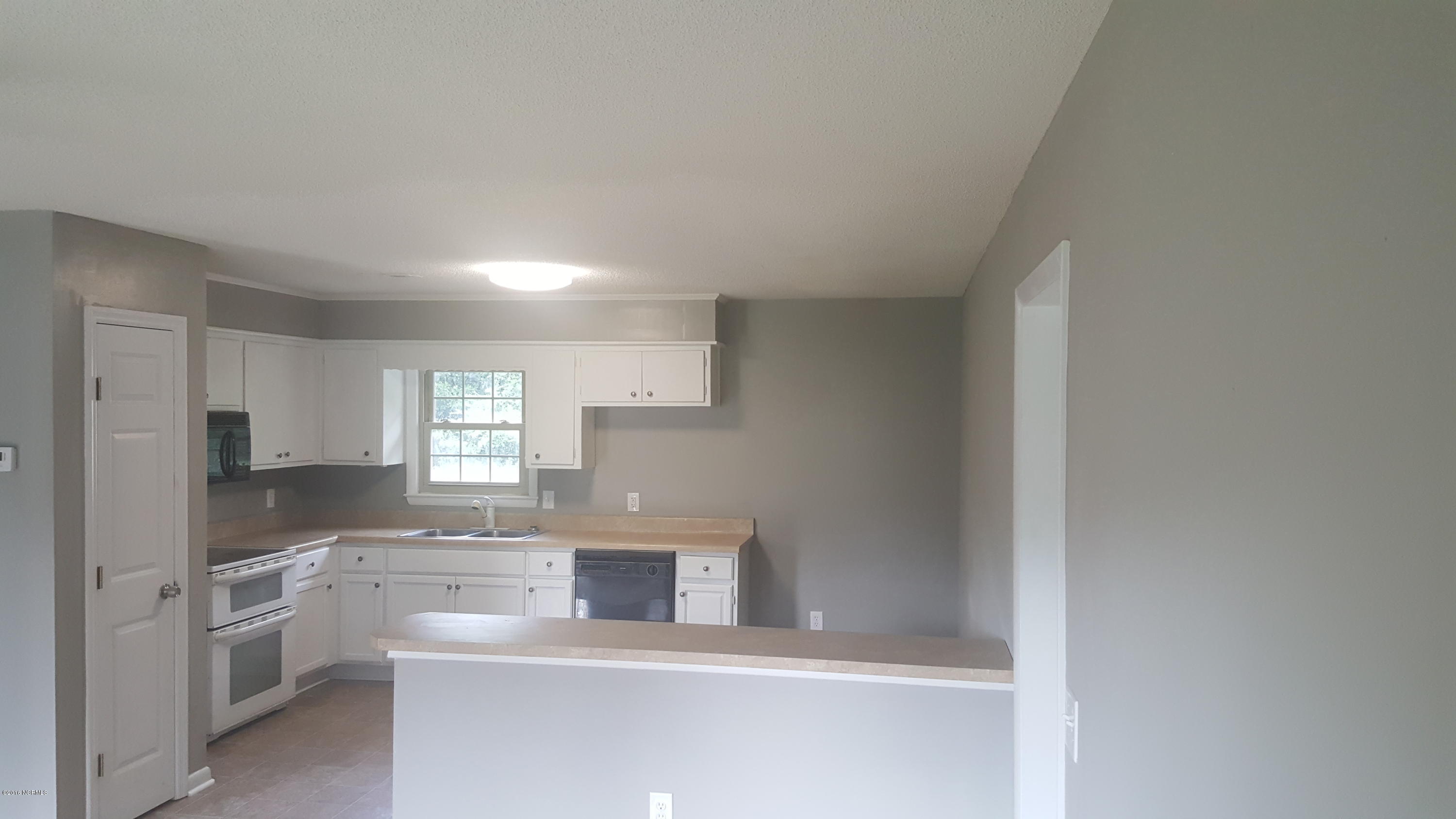 517 Governors Road Wilmington, NC 28411 - Photo 5 of 10 20160809_103638
