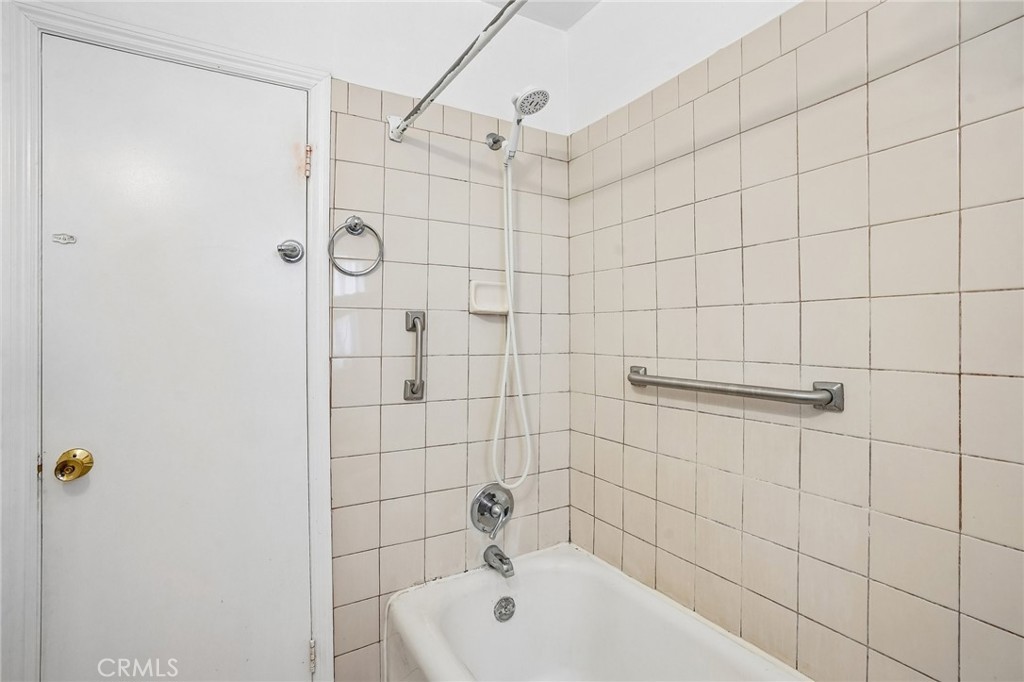 1359 South Downey Road Los Angeles, CA 90023 - Photo 35 of 54