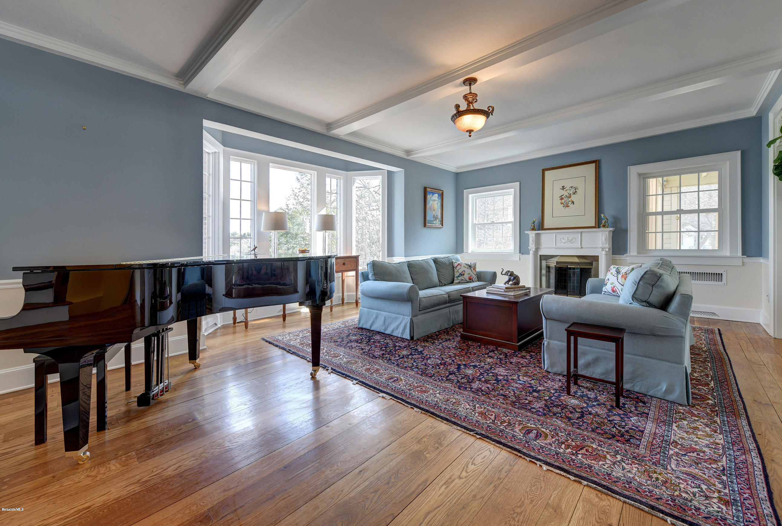 173 South Mountain Road Pittsfield, MA 01201 - Photo 3 of 52 5-Living Room