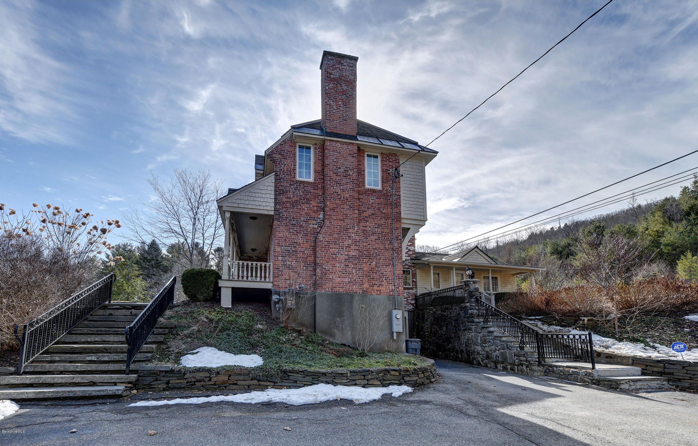 173 South Mountain Road Pittsfield, MA 01201 - Photo 36 of 52 38-Exterior Side