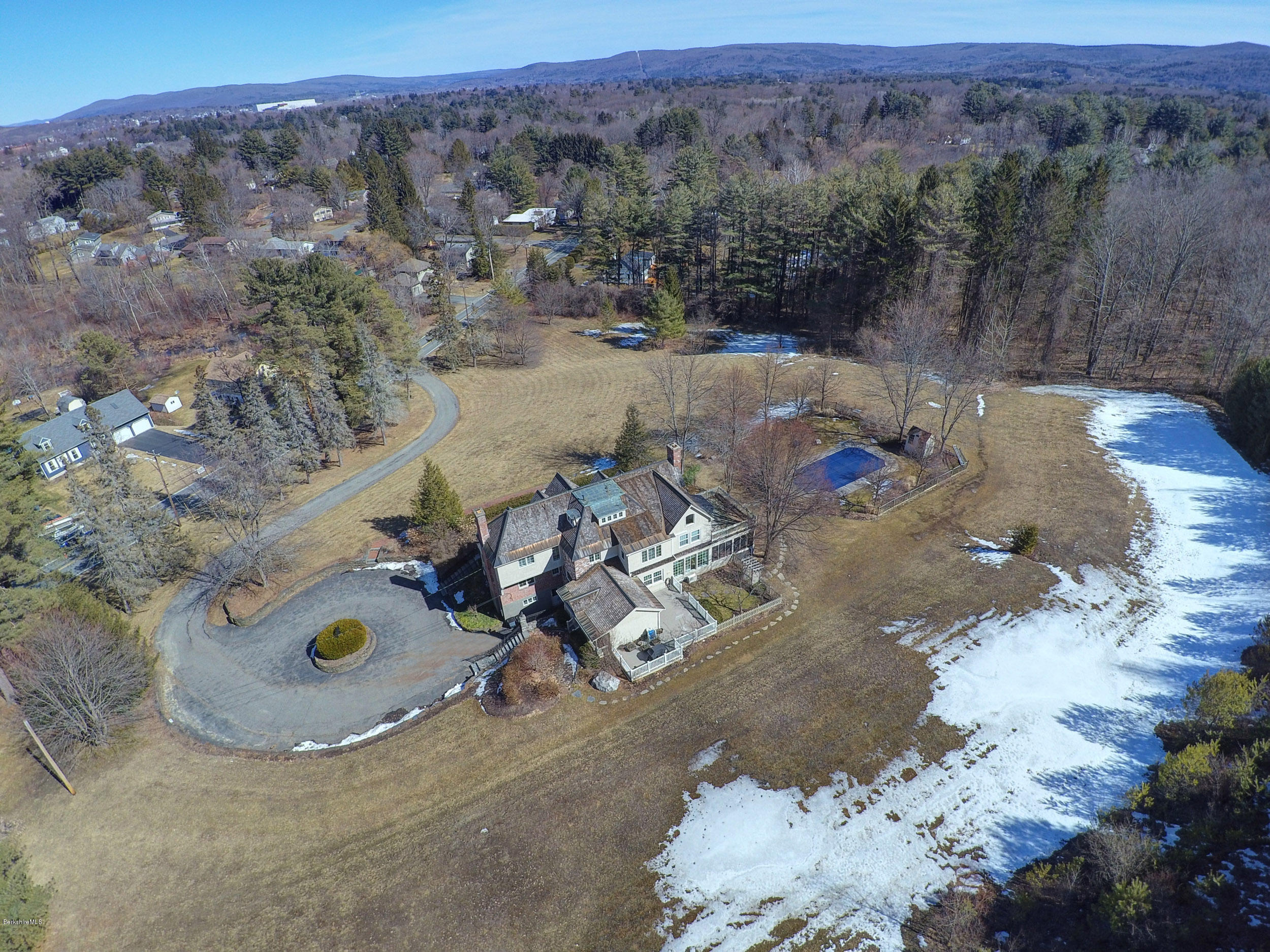 173 South Mountain Road Pittsfield, MA 01201 - Photo 47 of 52 721