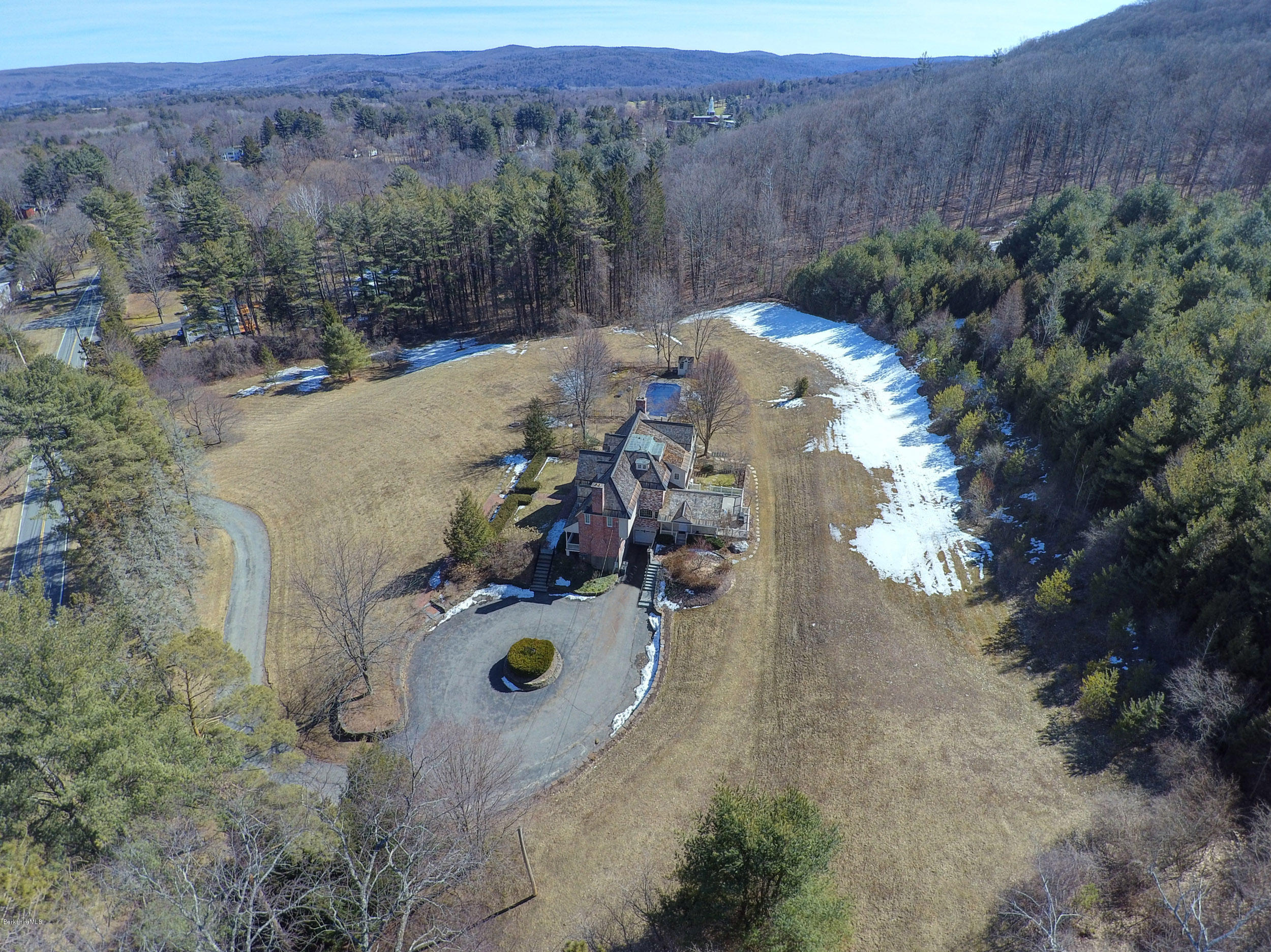 173 South Mountain Road Pittsfield, MA 01201 - Photo 48 of 52 722