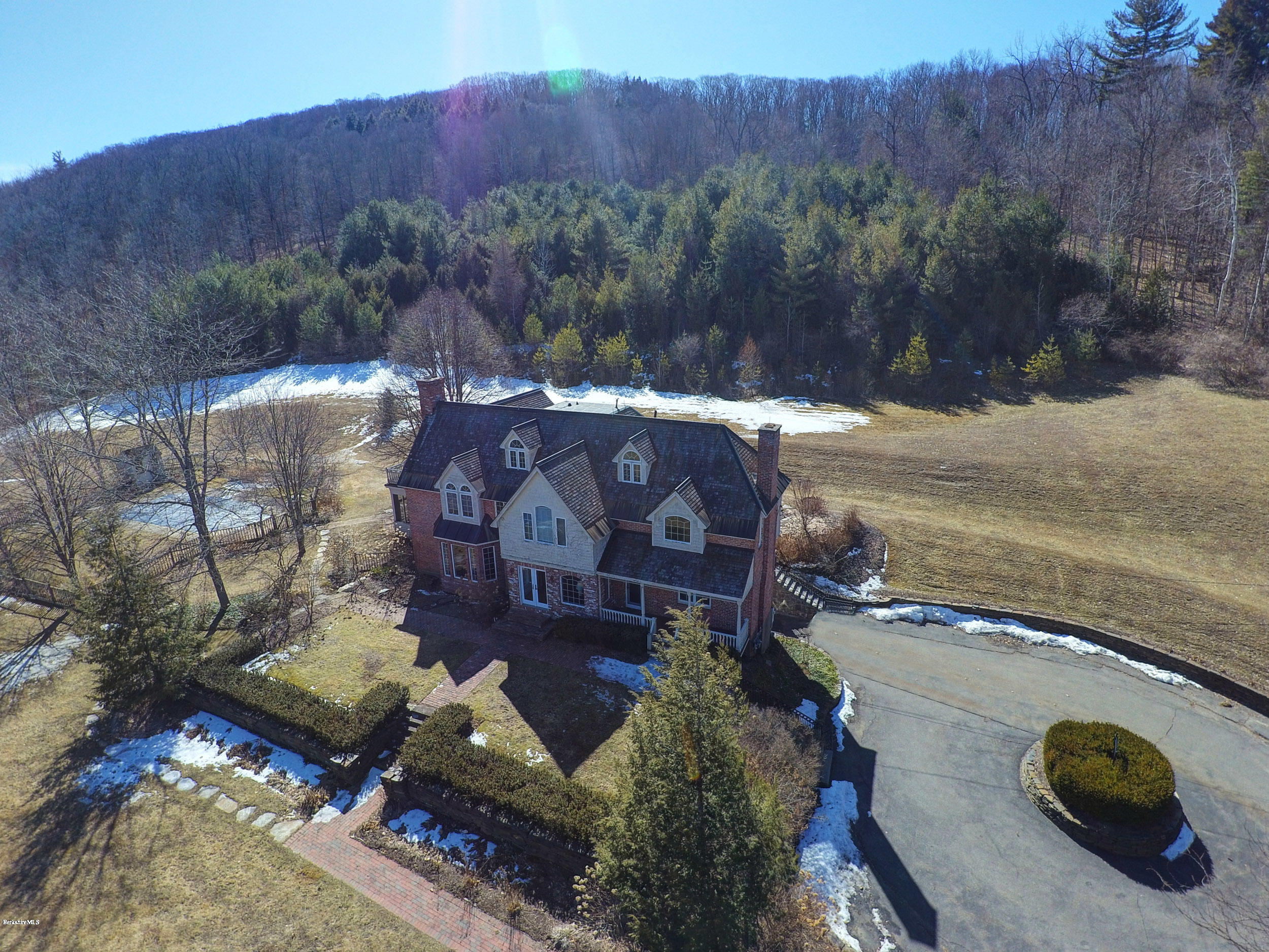 173 South Mountain Road Pittsfield, MA 01201 - Photo 50 of 52 724