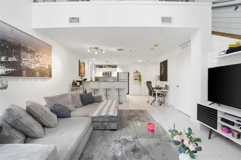 $429,000 | 1050 Brickell Avenue, Unit 1002, Miami, FL 33131