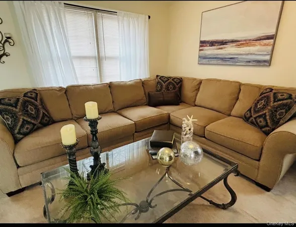 $2,650 | 2 Bridle Path Road, Unit UPPR, Smithtown, NY 11787