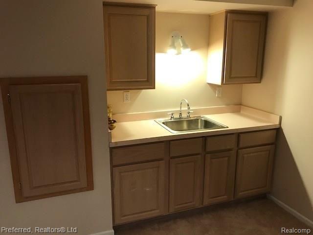 23037 Farmington Road, Unit 34 Farmington, MI 48336 - Photo 19 of 27
