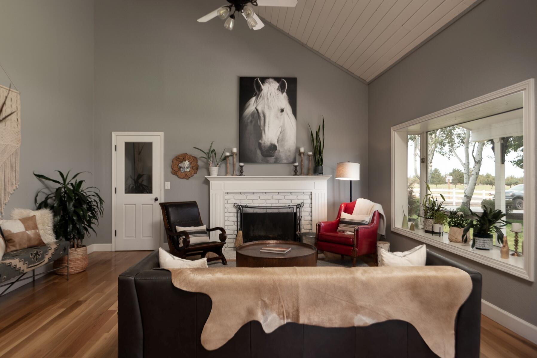 64495 Research Road Bend, OR 97703 - Photo 9 of 54 batch_09Living room
