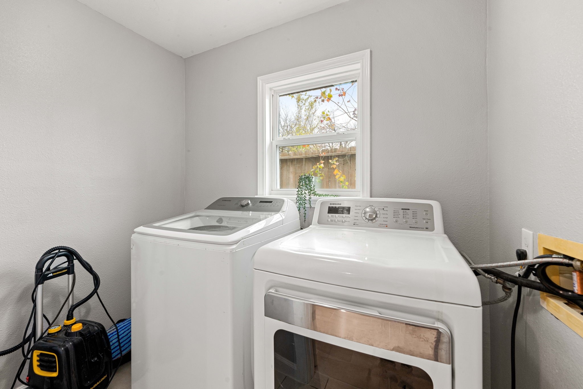 7630 Lady Street Houston, TX 77021 - Photo 29 of 32 Utility Room located inside the home!