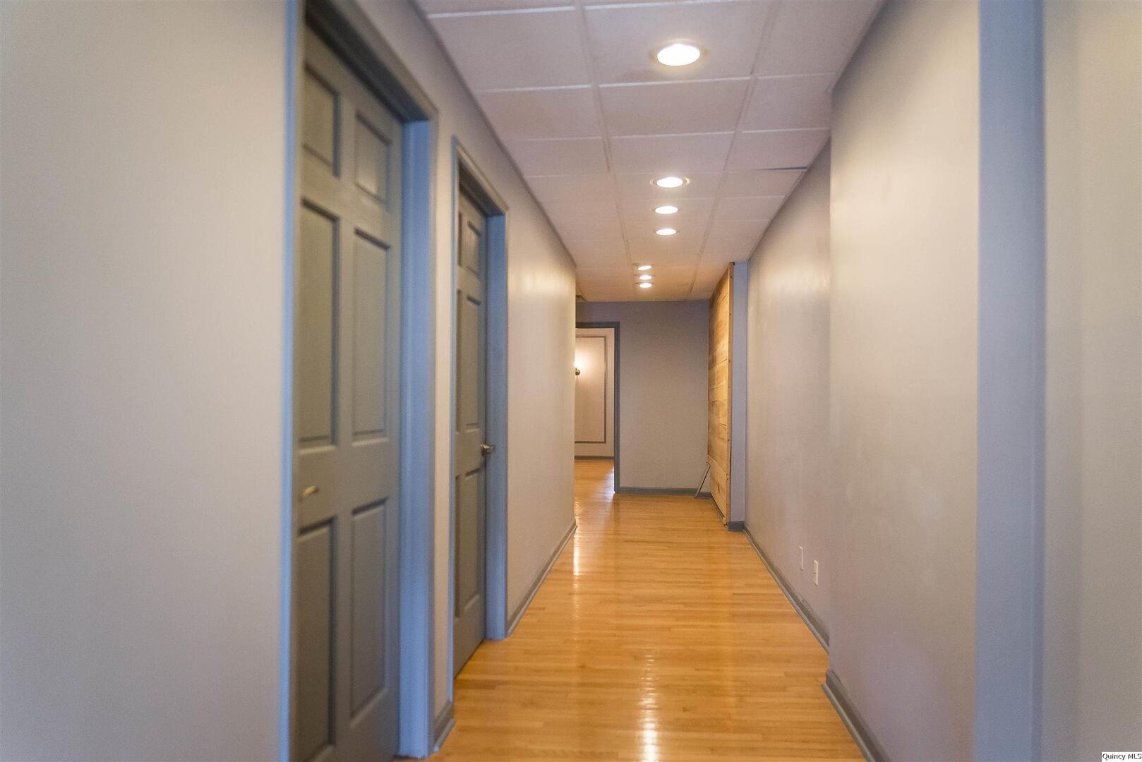 424 South 8th Street Quincy, IL 62301 - Photo 4 of 9