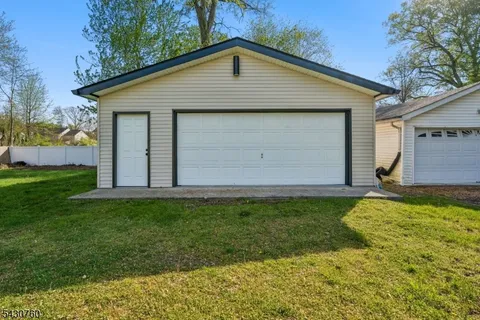 $1,549,000 | 72 East Cedar Street, Livingston, NJ 07039