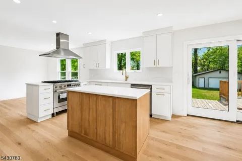 $1,549,000 | 72 East Cedar Street, Livingston, NJ 07039