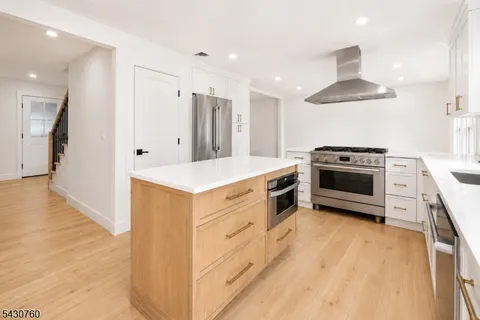 $1,549,000 | 72 East Cedar Street, Livingston, NJ 07039
