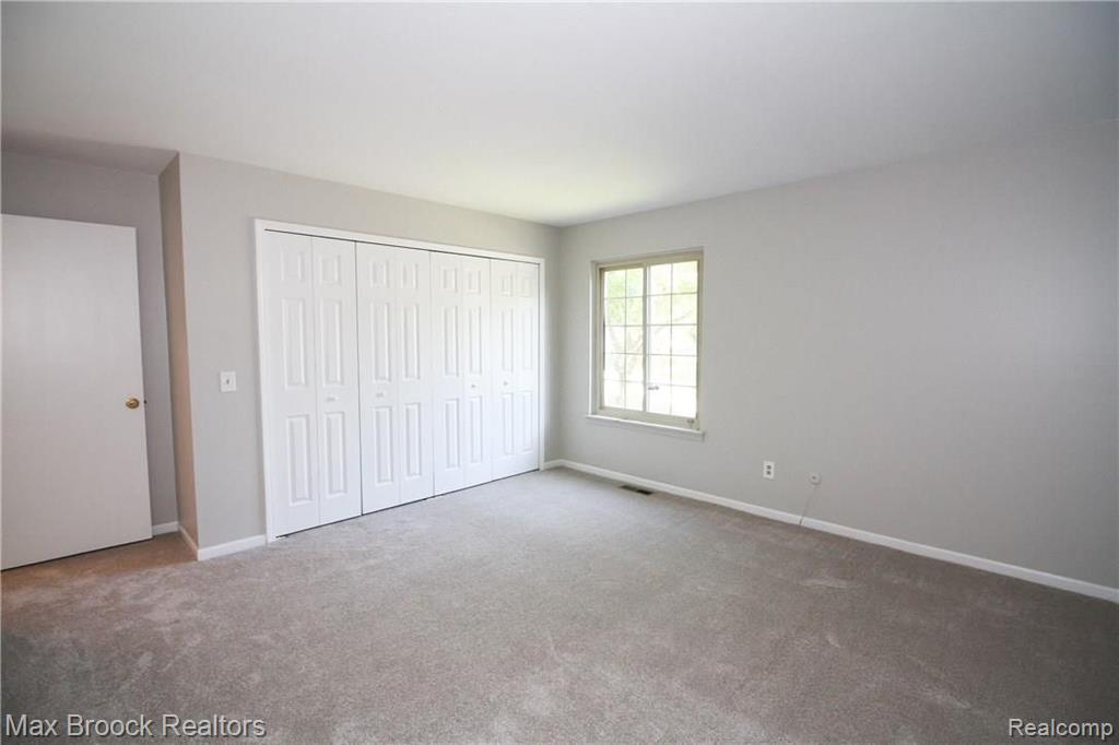 29676 Middlebelt Road Farmington Hills, MI 48334 - Photo 19 of 34