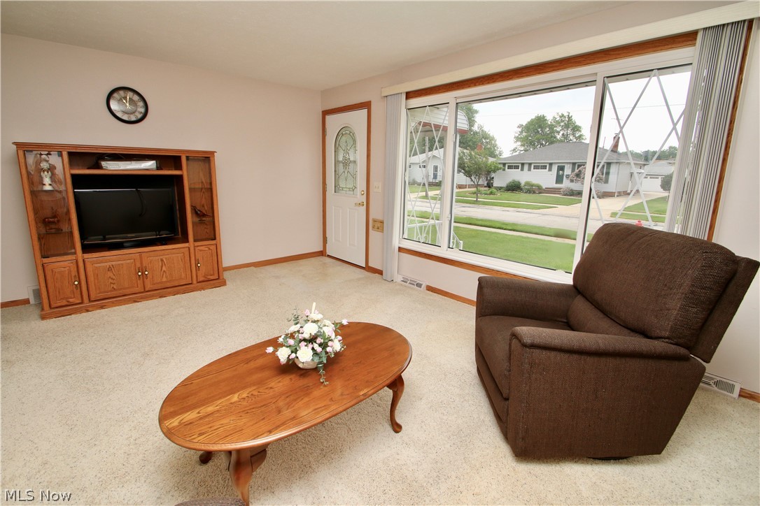 30331 Arnold Road Willowick, OH 44095 - Photo 13 of 34