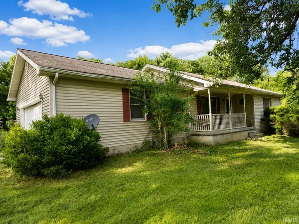 $153,900 | 812 1250 East, Loogootee, IN 47553