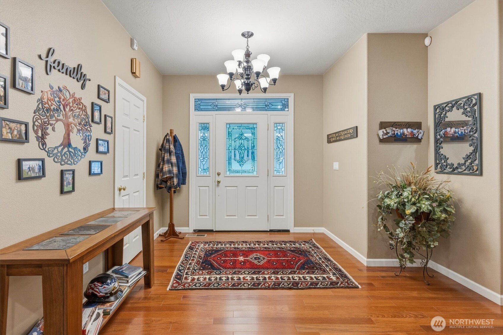 347 Ferncrest Road Longview, WA 98632 - Photo 4 of 40 Gallery Image 4