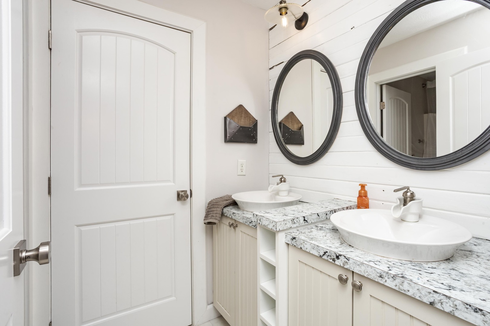 1651 North 2800 East Road Le Roy, IL 61752 - Photo 31 of 90 a bathroom with a sink and a mirror