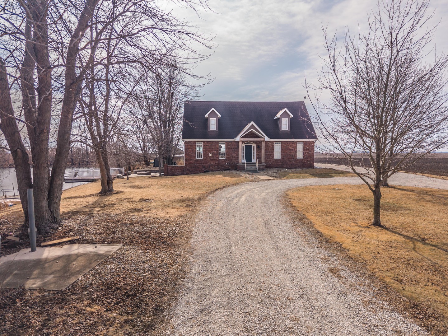 1651 North 2800 East Road Le Roy, IL 61752 - Photo 4 of 90 a view of a street with a tree in the background