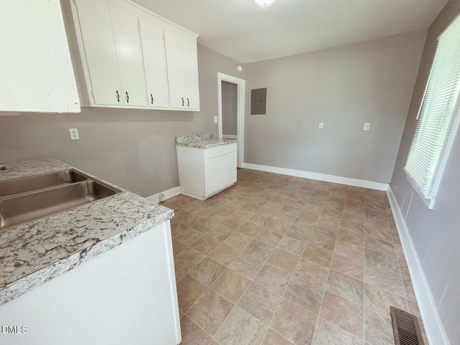 156 Brookston Road Henderson, NC 27537 - Photo 7 of 23