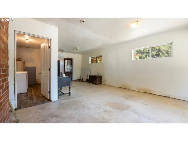 $299,900 | 89298 Sutton Lake Drive, Florence, OR 97439