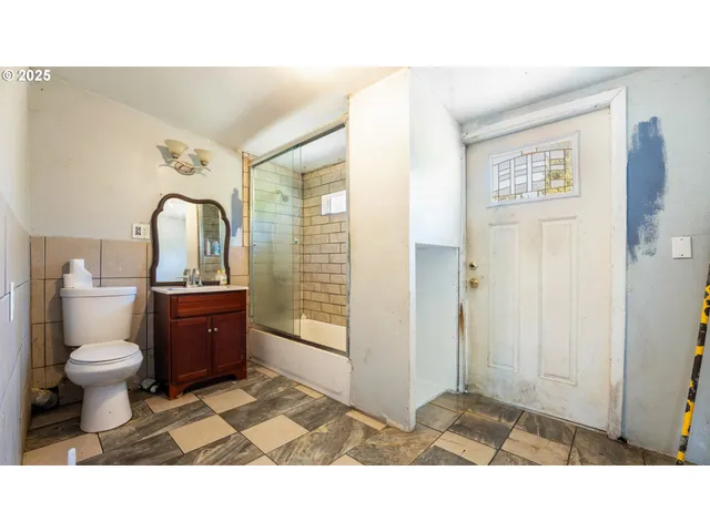 $299,900 | 89298 Sutton Lake Drive, Florence, OR 97439