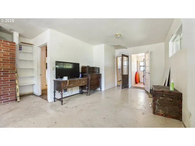 $299,900 | 89298 Sutton Lake Drive, Florence, OR 97439