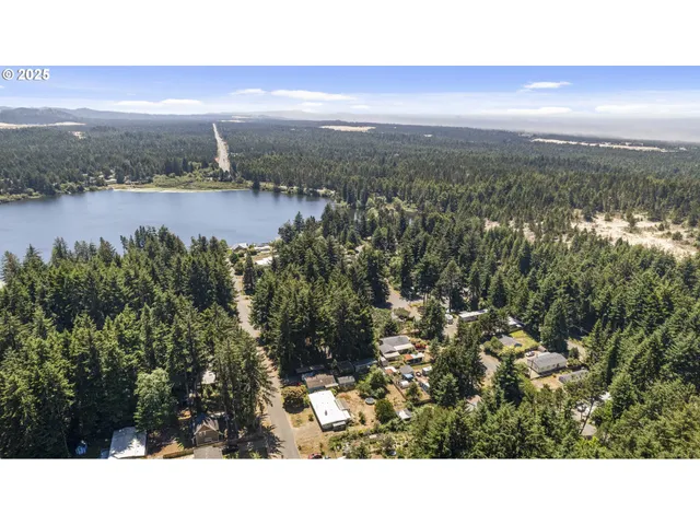 $299,900 | 89298 Sutton Lake Drive, Florence, OR 97439
