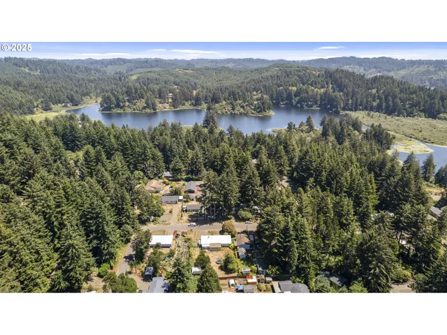 $299,900 | 89298 Sutton Lake Drive, Florence, OR 97439