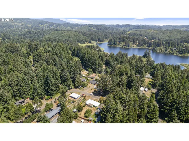 $299,900 | 89298 Sutton Lake Drive, Florence, OR 97439