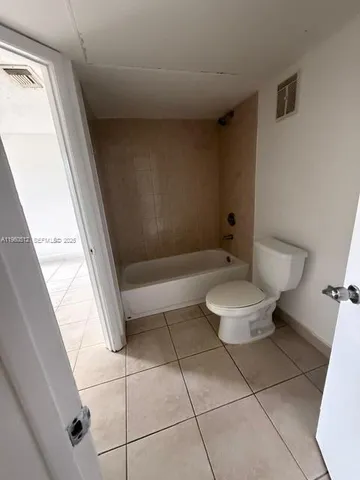 $1,700 | 17500 Northwest 67th Place, Unit I4, Hialeah, FL 33015