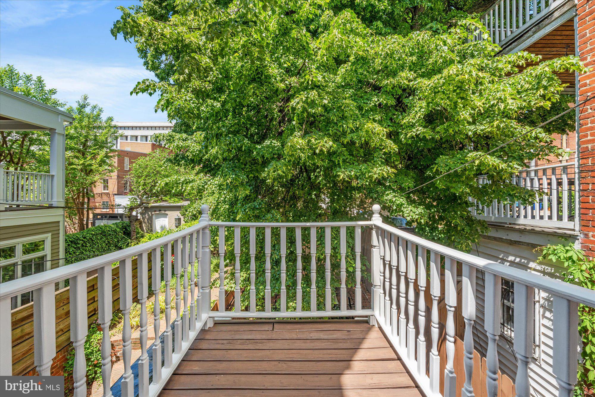 142 D Street Southeast Washington, DC 20003 - Photo 4 of 25