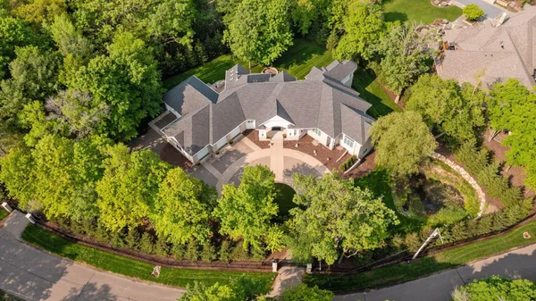 $2,800,000 | 2112 Meeting Street, Minnetonka, MN 55391