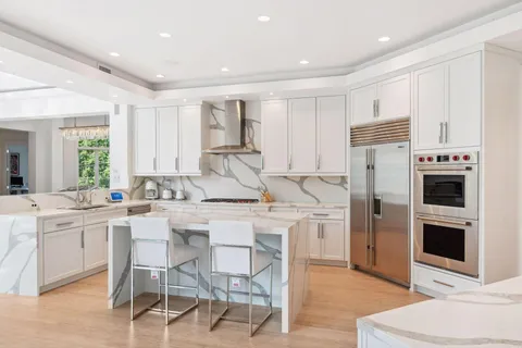 $2,800,000 | 2112 Meeting Street, Minnetonka, MN 55391