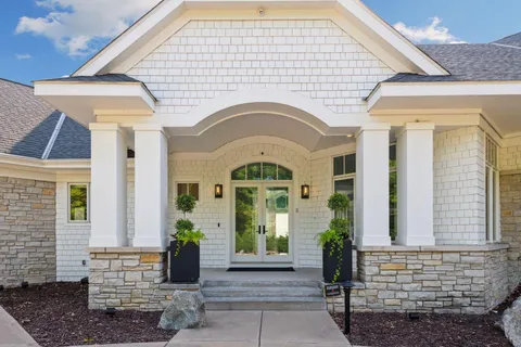 $2,800,000 | 2112 Meeting Street, Minnetonka, MN 55391