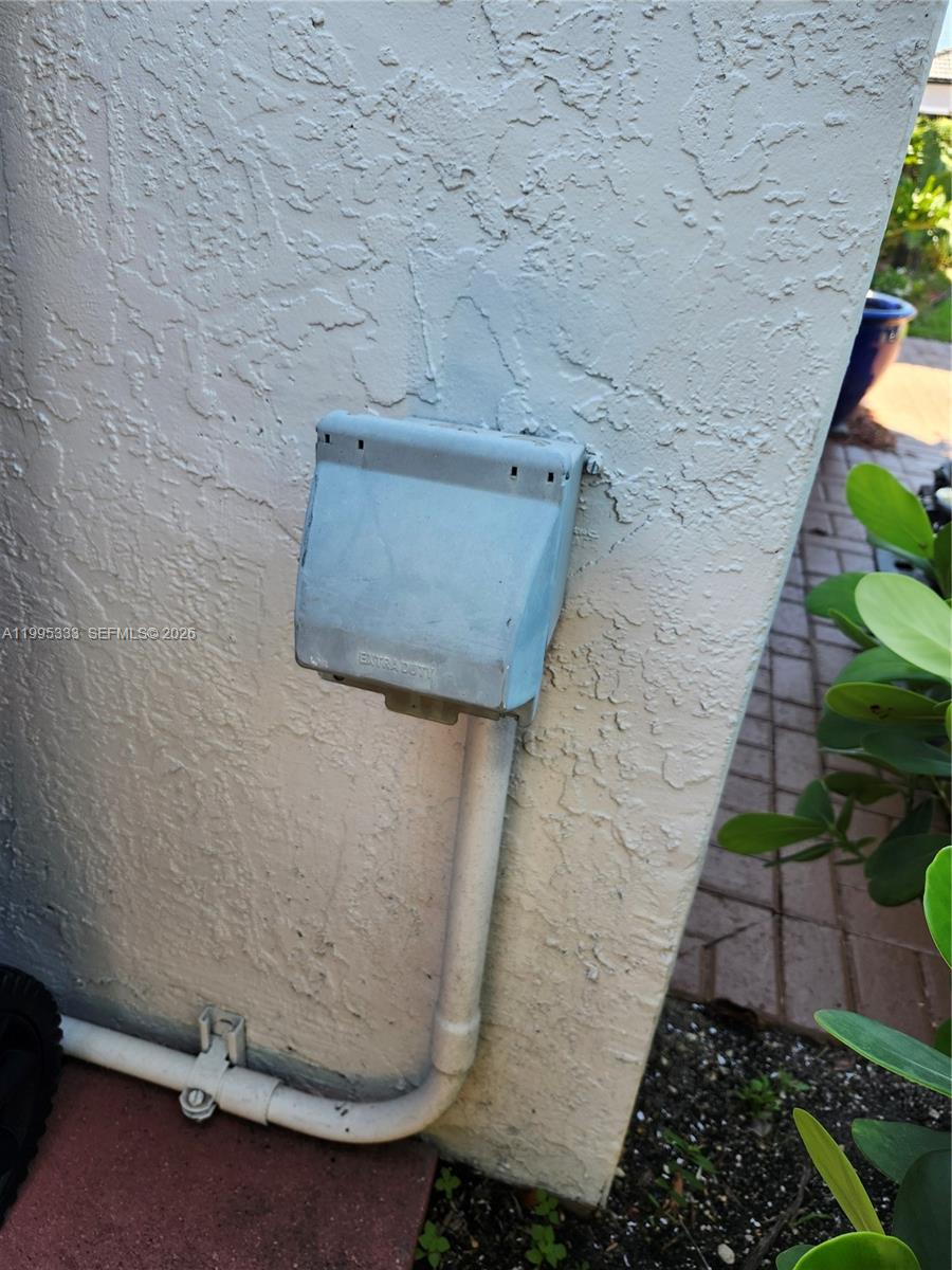 3551 Southwest 152nd Pass Miami, FL 33185 - Photo 37 of 45 Electrical Vehicle Outlet Box