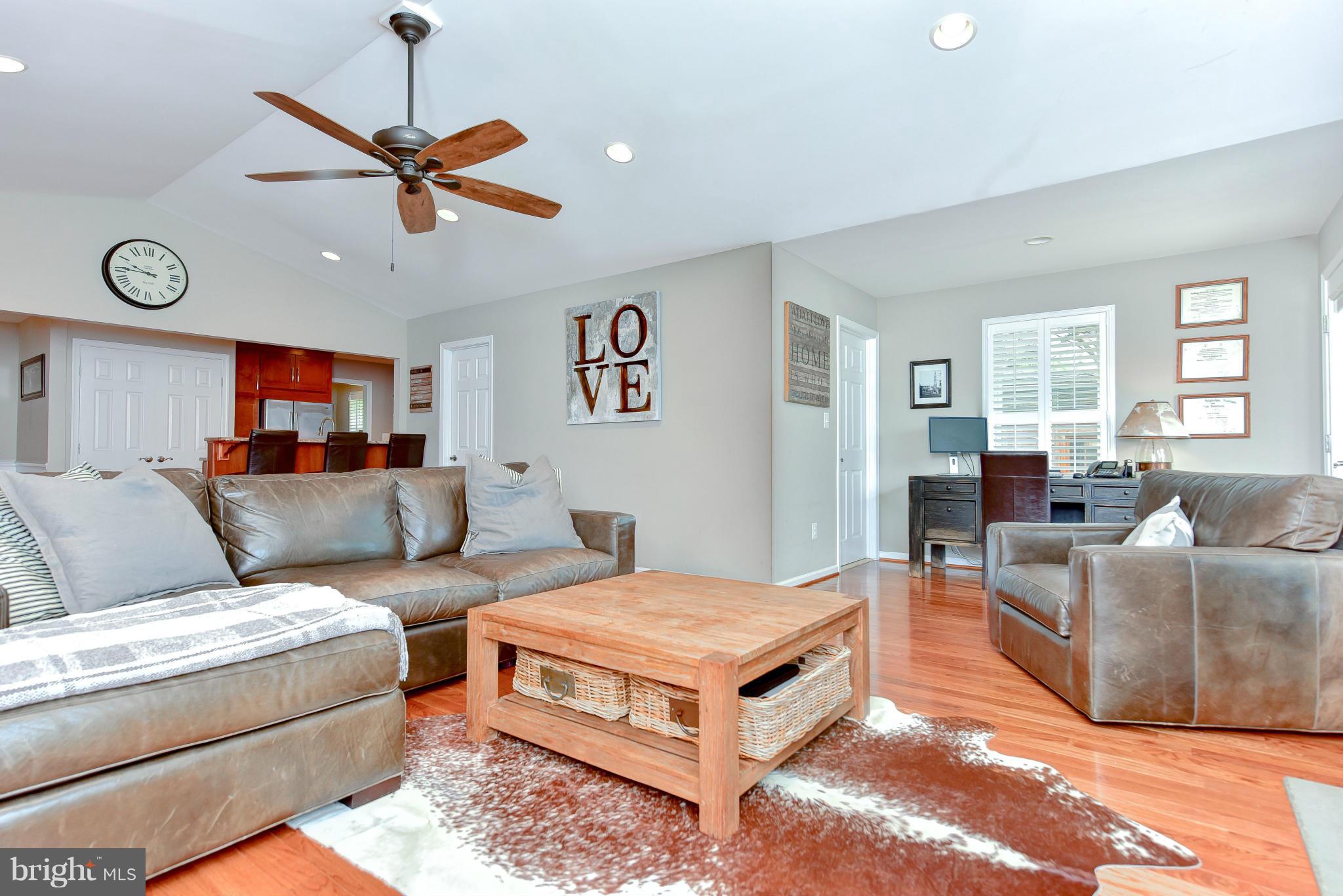 8011 Jackson Road Alexandria, VA 22308 - Photo 11 of 30 Great Room