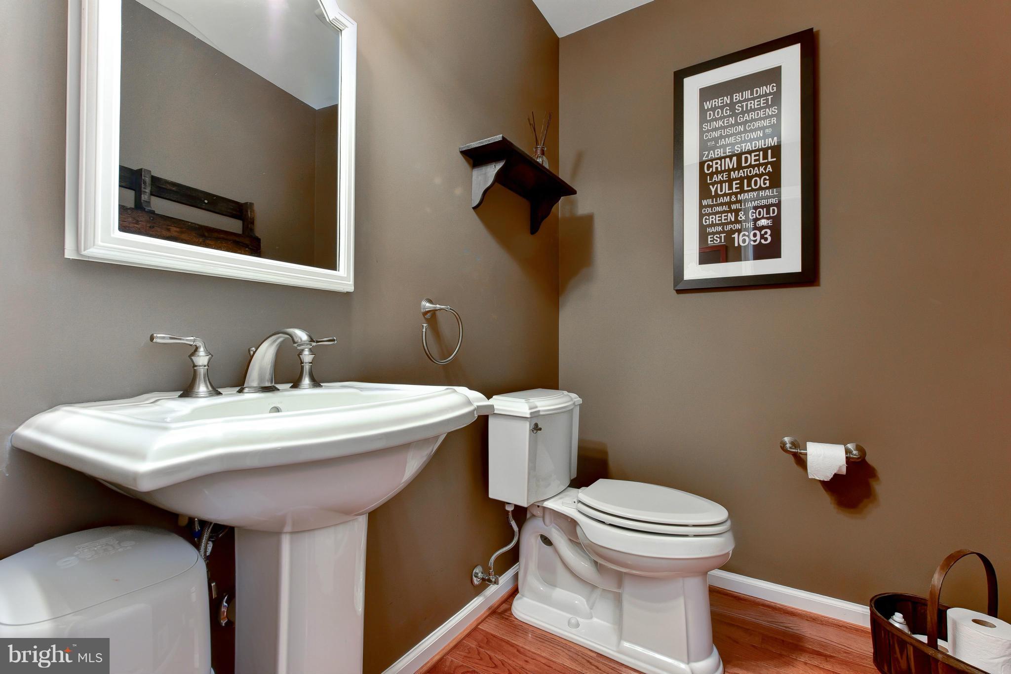8011 Jackson Road Alexandria, VA 22308 - Photo 13 of 30 Powder room