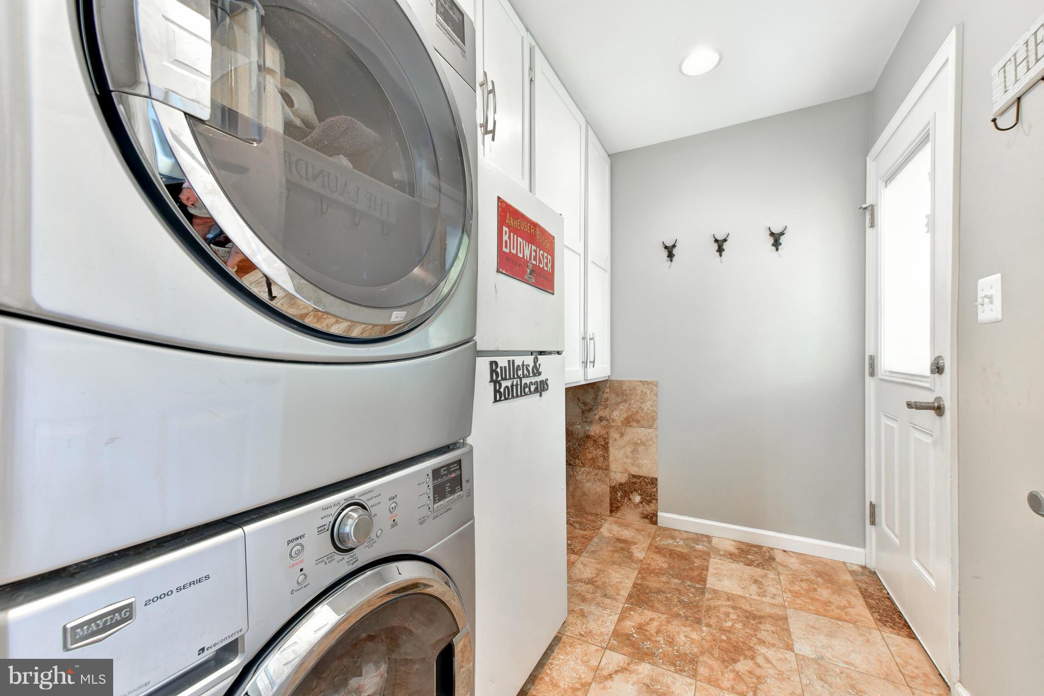 8011 Jackson Road Alexandria, VA 22308 - Photo 19 of 30 Mudroom with washer/dryer