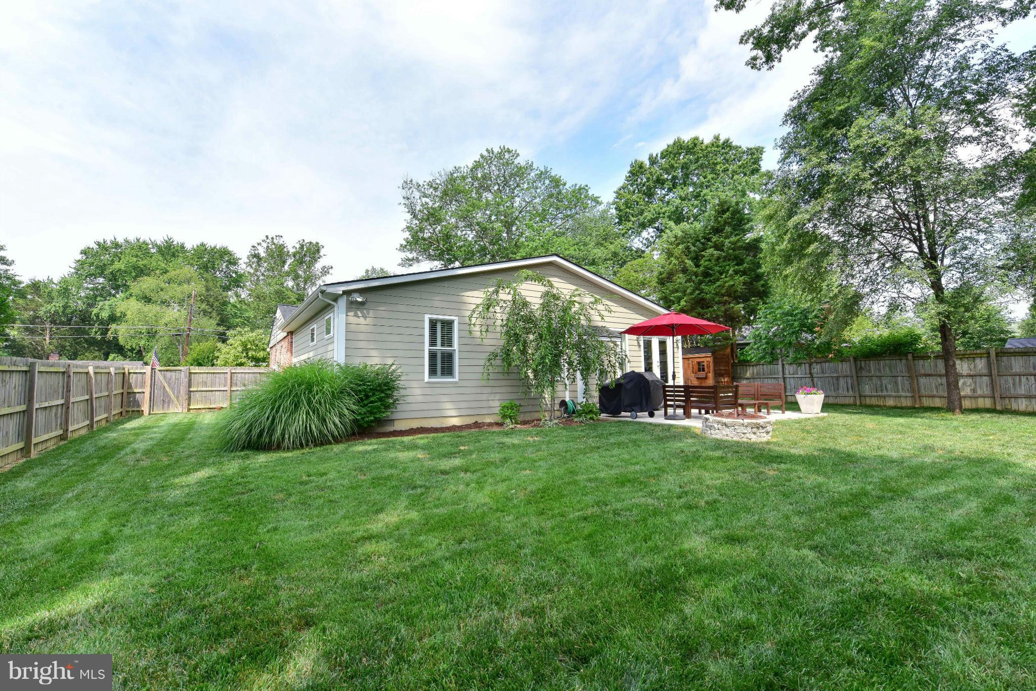 8011 Jackson Road Alexandria, VA 22308 - Photo 21 of 30 Spacious backyard, fully fenced